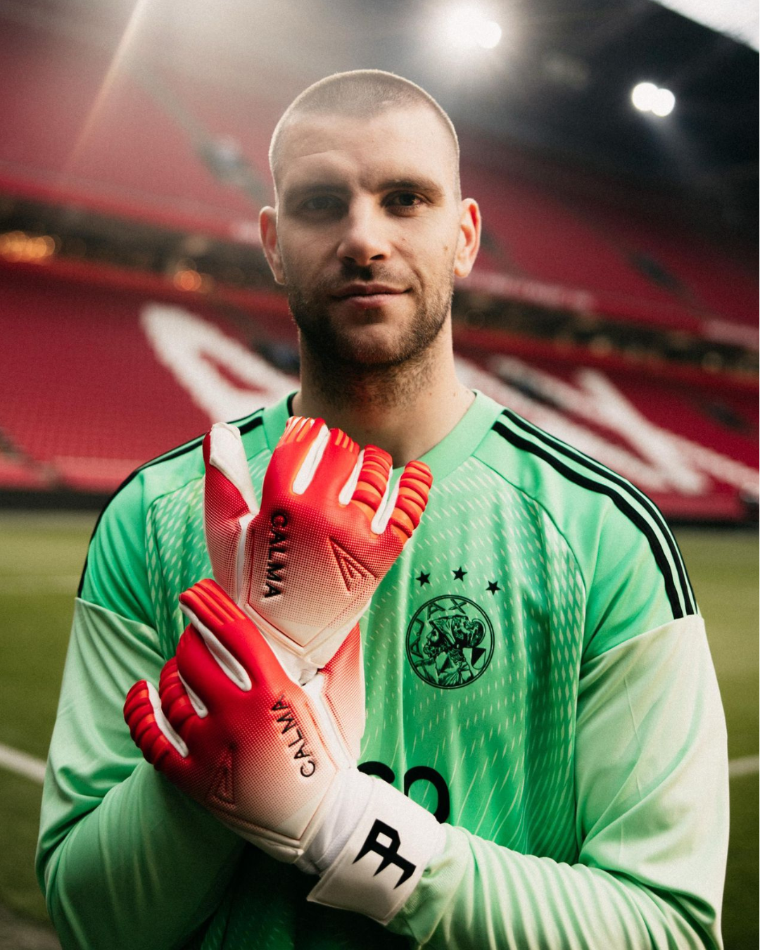 MAARTEN PAES SIGNS FOR AJAX