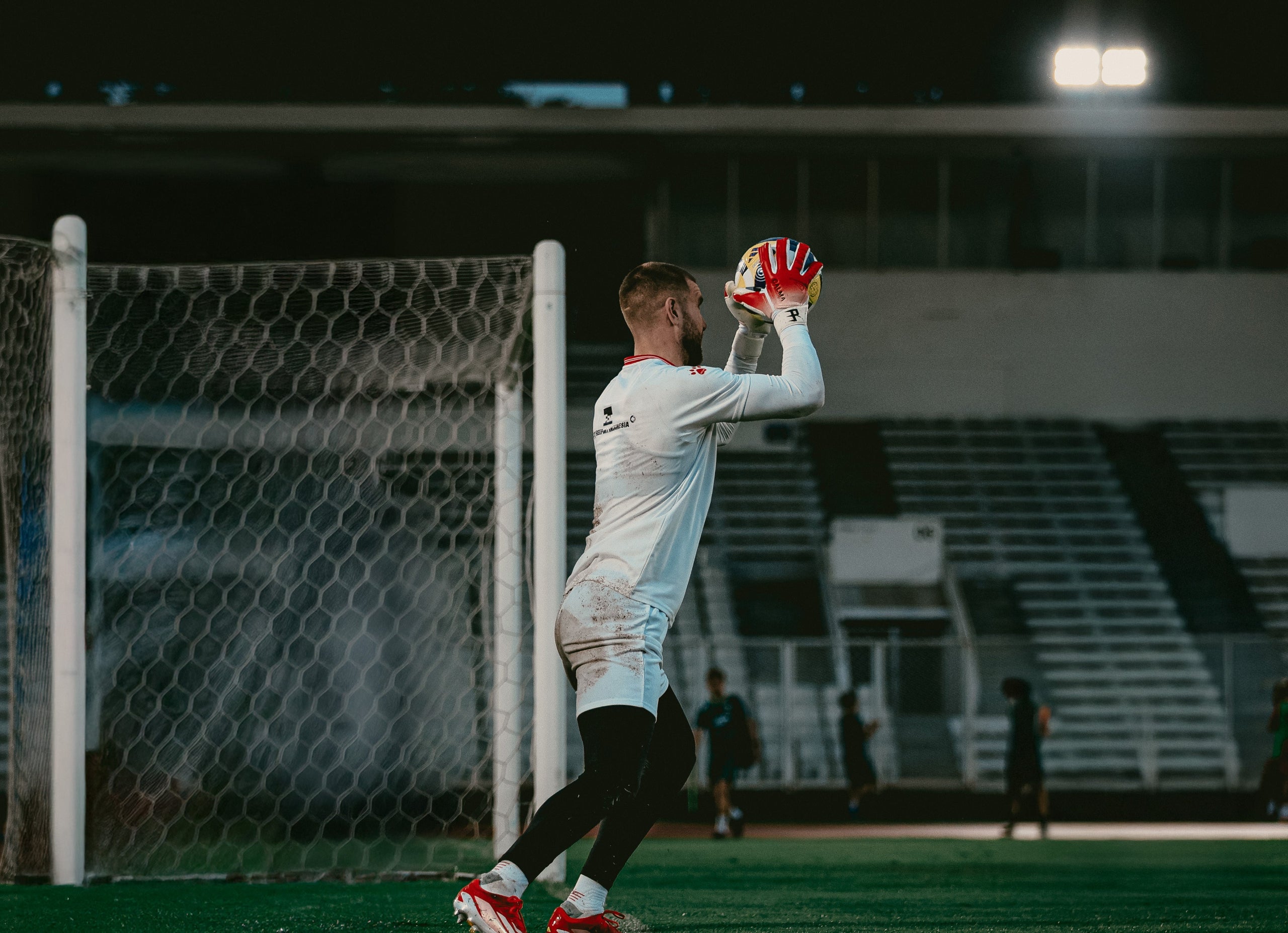 Paes Tembok Goalkeeper Gloves